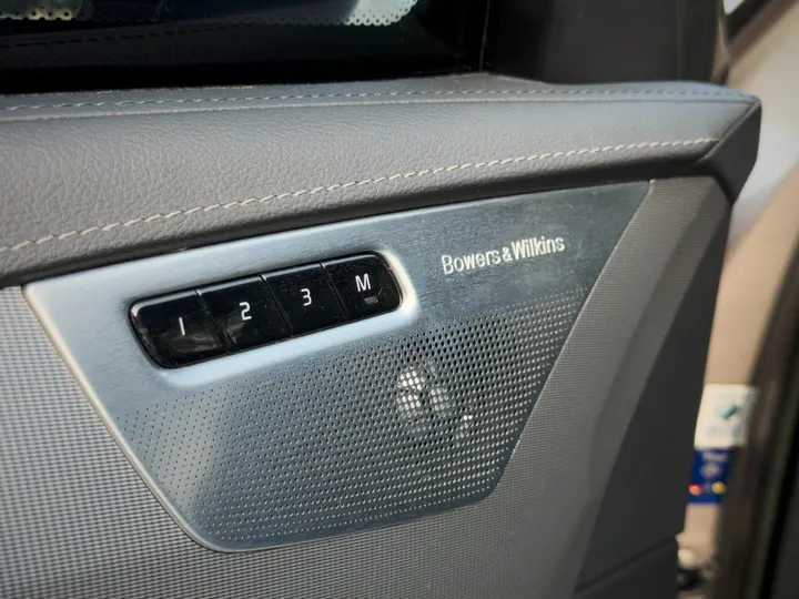 VOLVO XC90 — foto 7