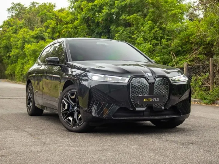 BMW iX — foto 2