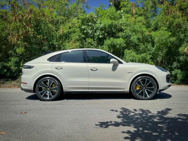 PORSCHE CAYENNE — foto 3