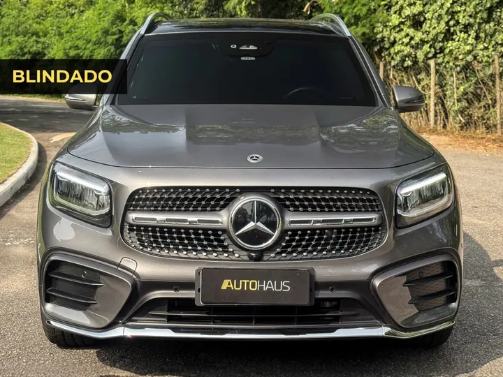 MERCEDES-BENZ GLB 220