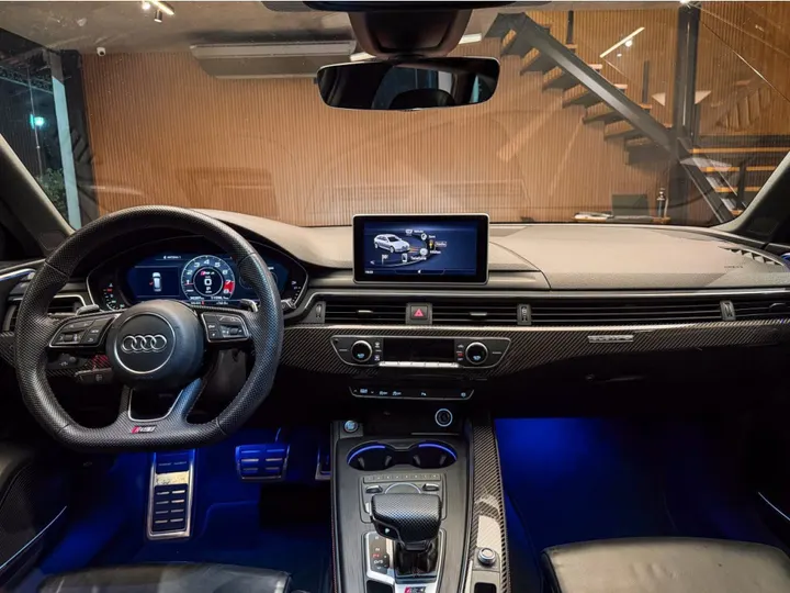 AUDI RS4 — foto 9