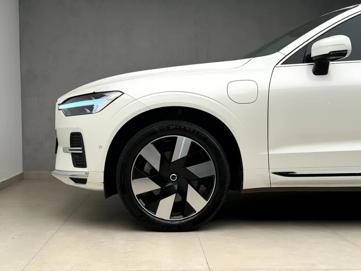 VOLVO XC60 — foto 15