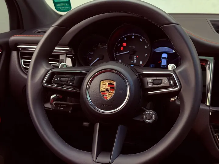 PORSCHE MACAN — foto 10