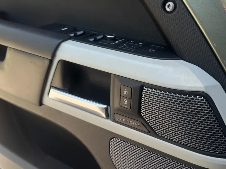 LAND ROVER DEFENDER — foto 6