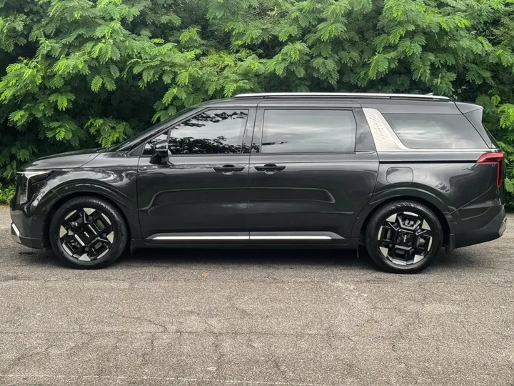 KIA CARNIVAL — foto 13