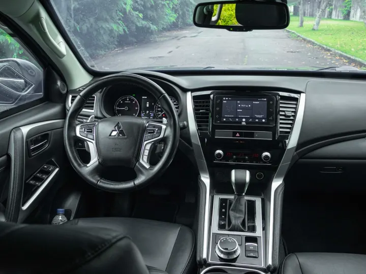MITSUBISHI PAJERO SPORT — foto 9