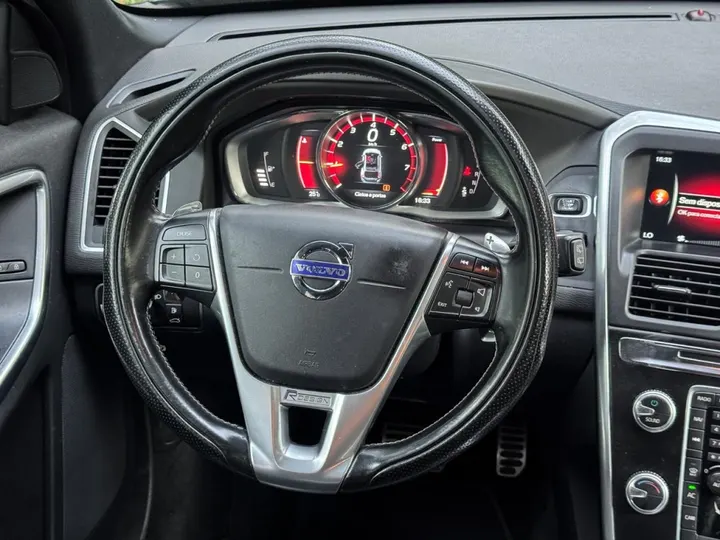VOLVO XC60 — foto 7