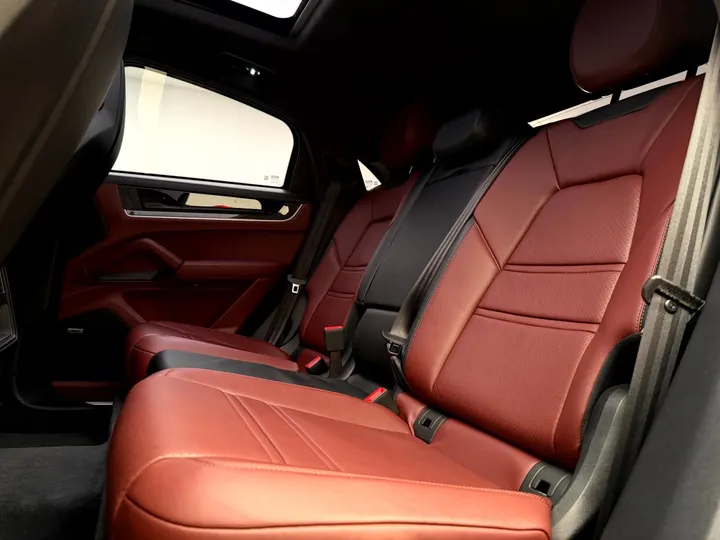 PORSCHE CAYENNE — foto 17
