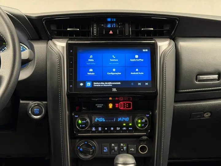TOYOTA HILUX — foto 9