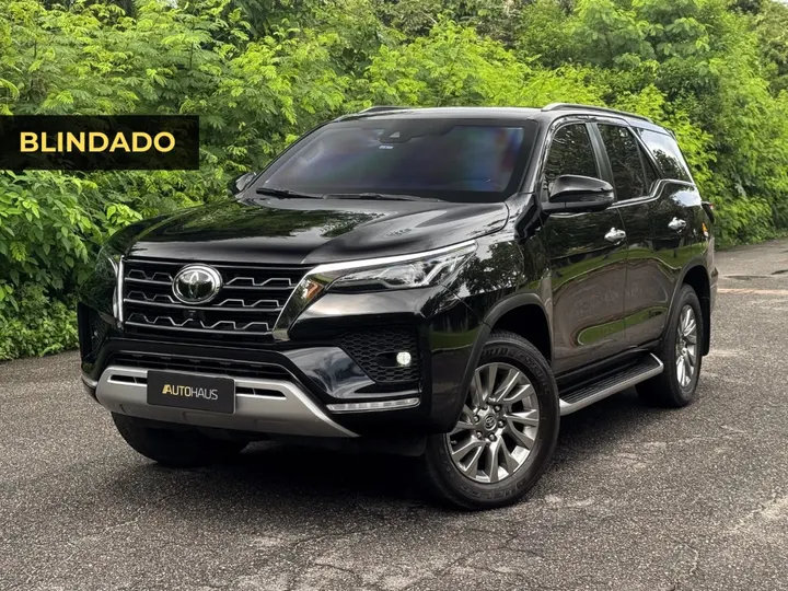 TOYOTA HILUX SW4