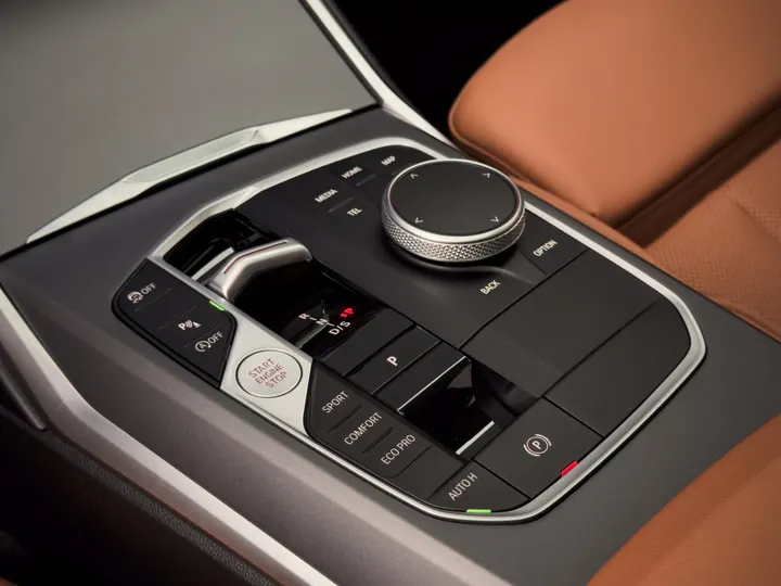 BMW 320i — foto 10