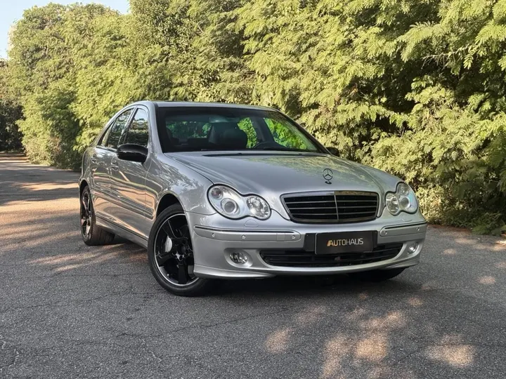 MERCEDES-BENZ C 350 — foto 2