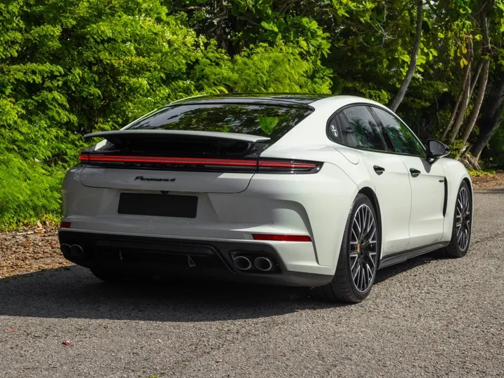 PORSCHE PANAMERA — foto 22