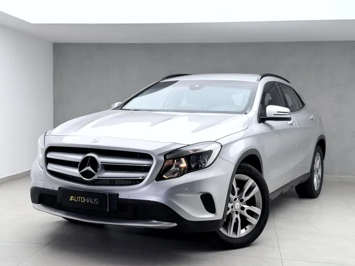 MERCEDES-BENZ GLA 200 — foto 4