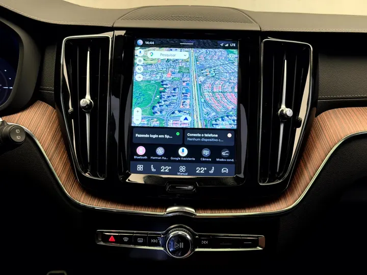 VOLVO XC60 — foto 11