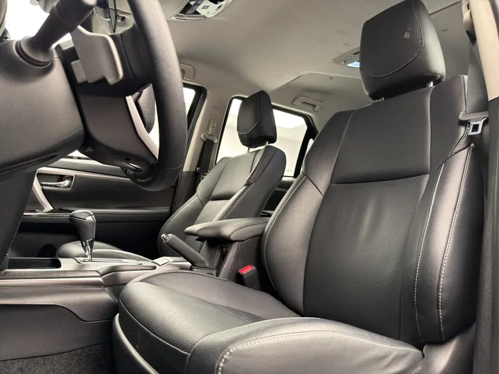 TOYOTA HILUX — foto 5