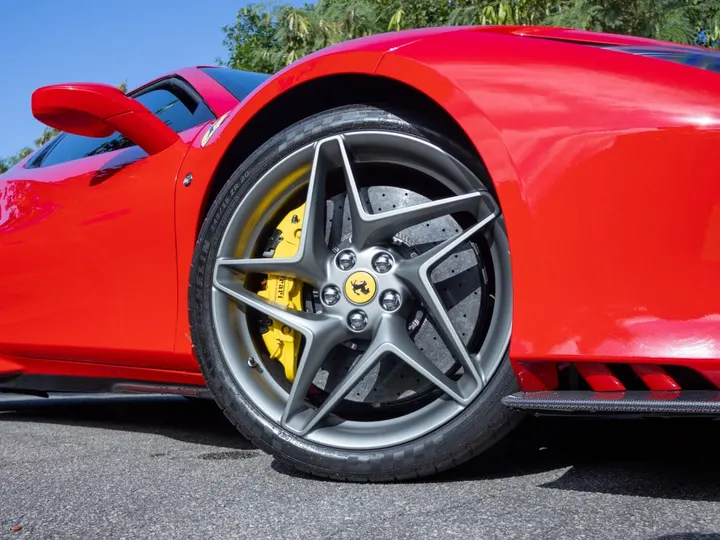 FERRARI F8 SPIDER — foto 5