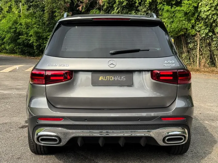 MERCEDES-BENZ GLB 220 — foto 14