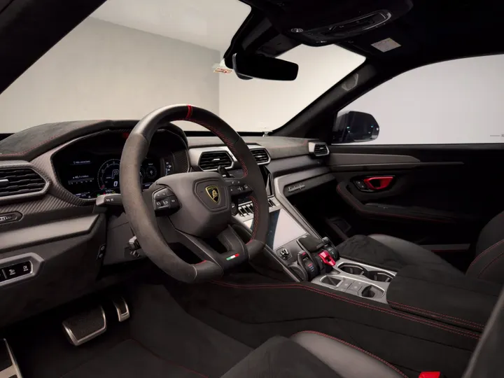 LAMBORGHINI URUS — foto 10