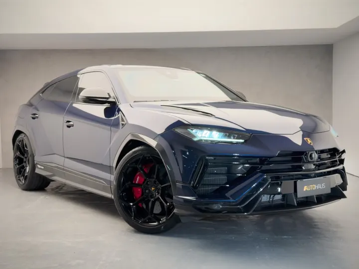 LAMBORGHINI URUS — foto 3