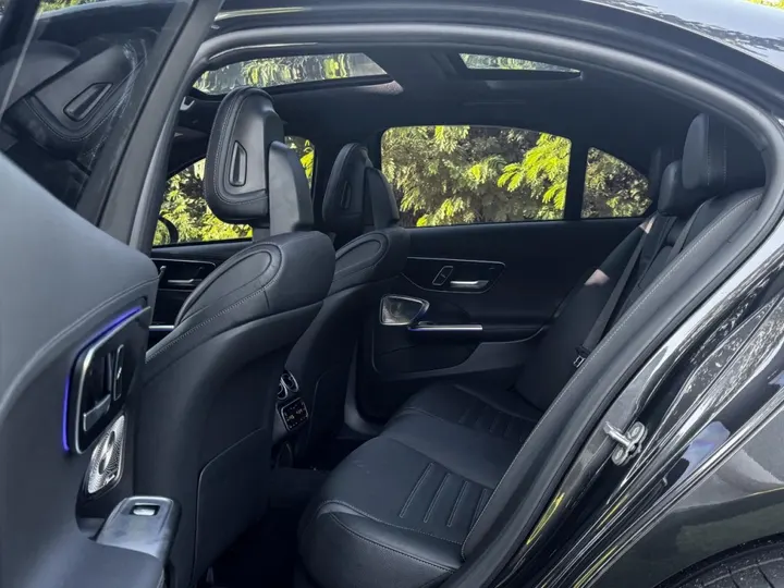 MERCEDES-BENZ C 300 — foto 15
