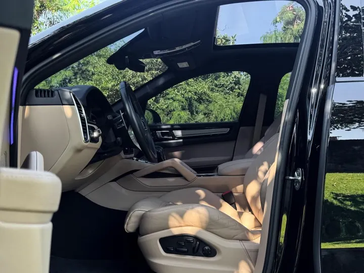 PORSCHE CAYENNE — foto 6