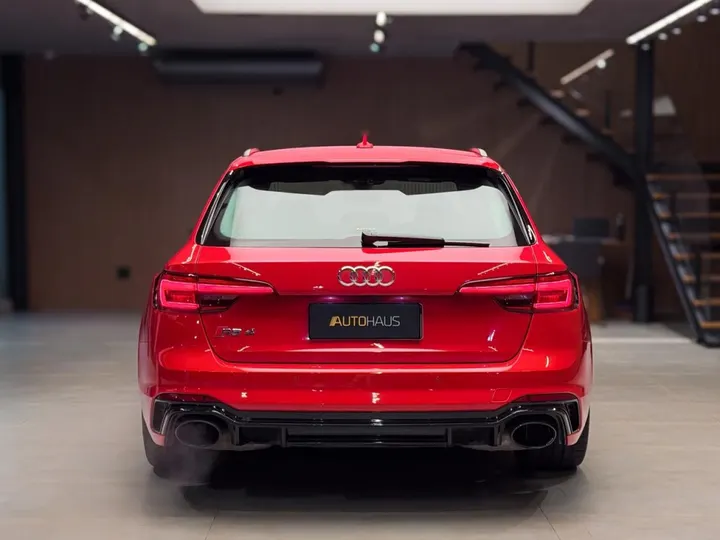 AUDI RS4 — foto 16