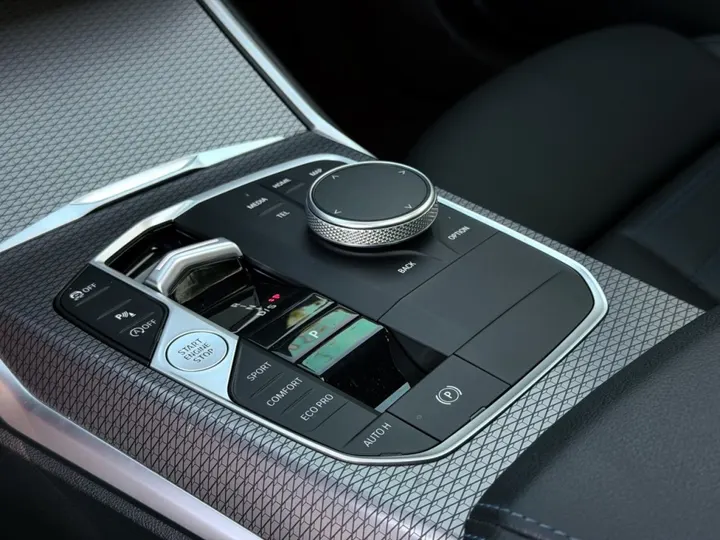 BMW 320i — foto 11