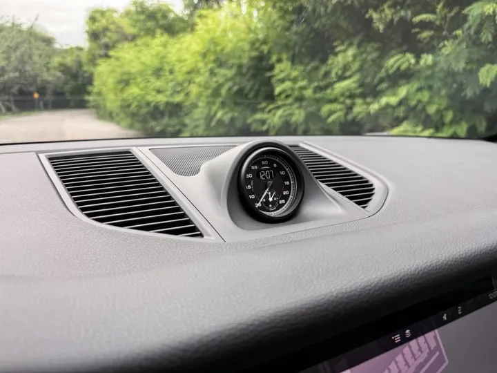 PORSCHE MACAN — foto 11