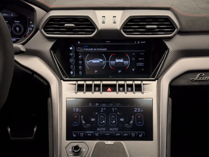 LAMBORGHINI URUS — foto 12