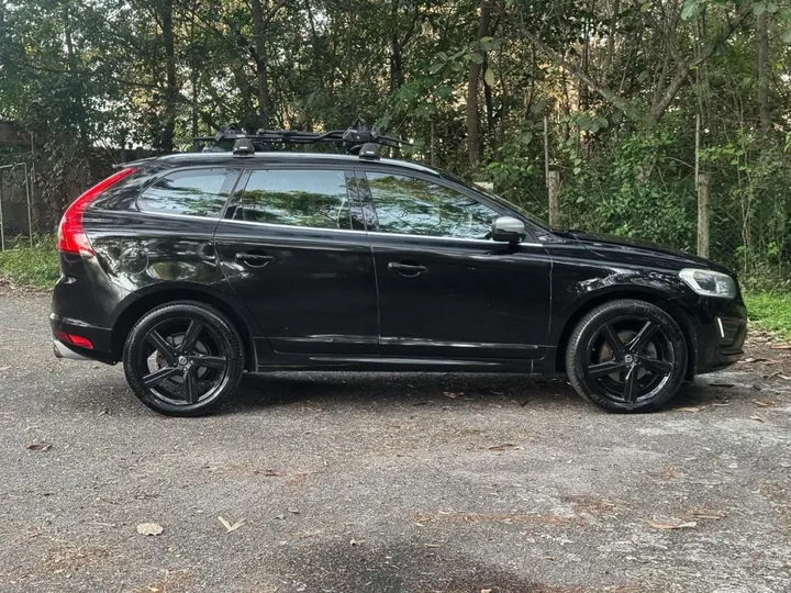 VOLVO XC60 — foto 10