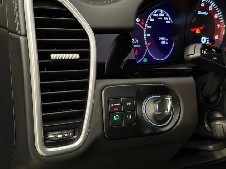 PORSCHE CAYENNE — foto 7
