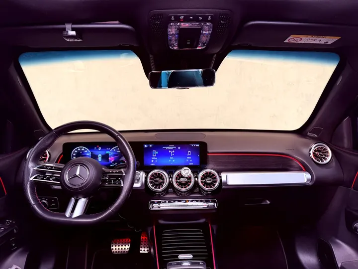 MERCEDES-BENZ GLB 220 — foto 10