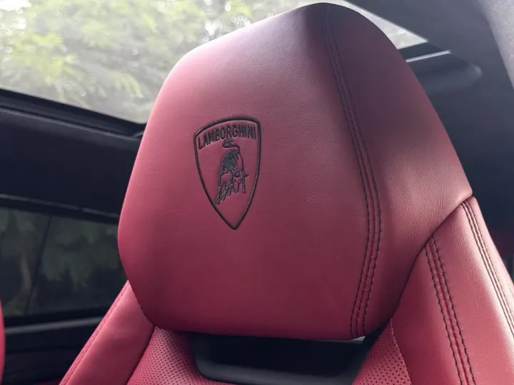 LAMBORGHINI URUS — foto 8