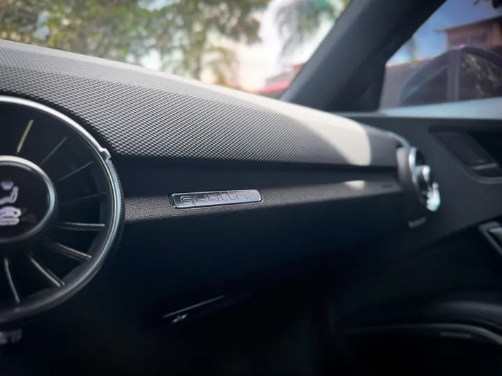 AUDI TT RS — foto 12