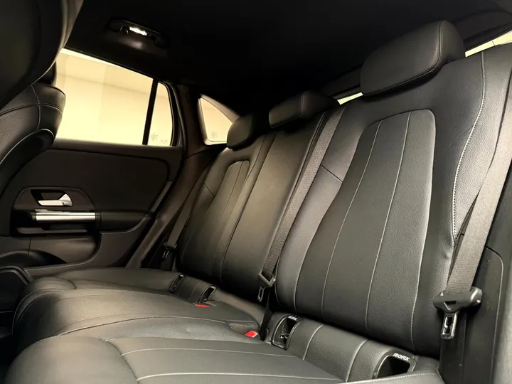MERCEDES-BENZ GLA 200 — foto 16
