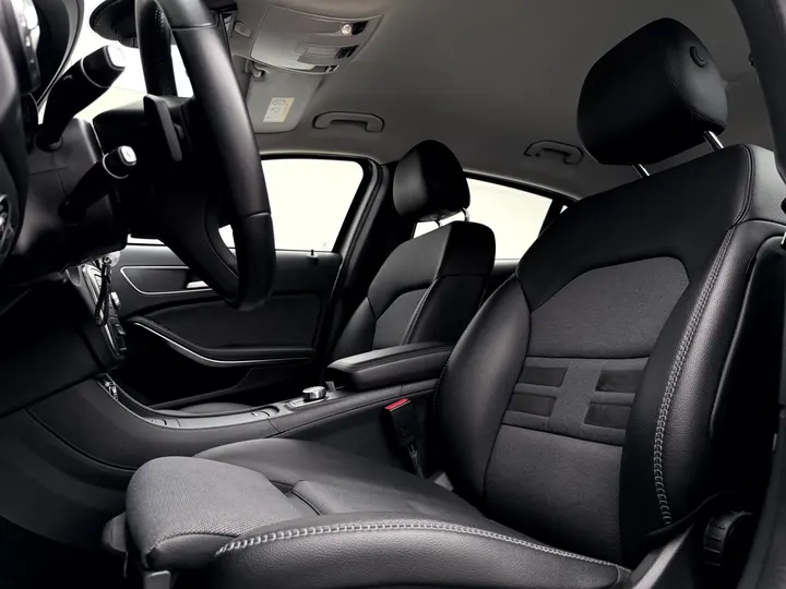 MERCEDES-BENZ GLA 200 — foto 8
