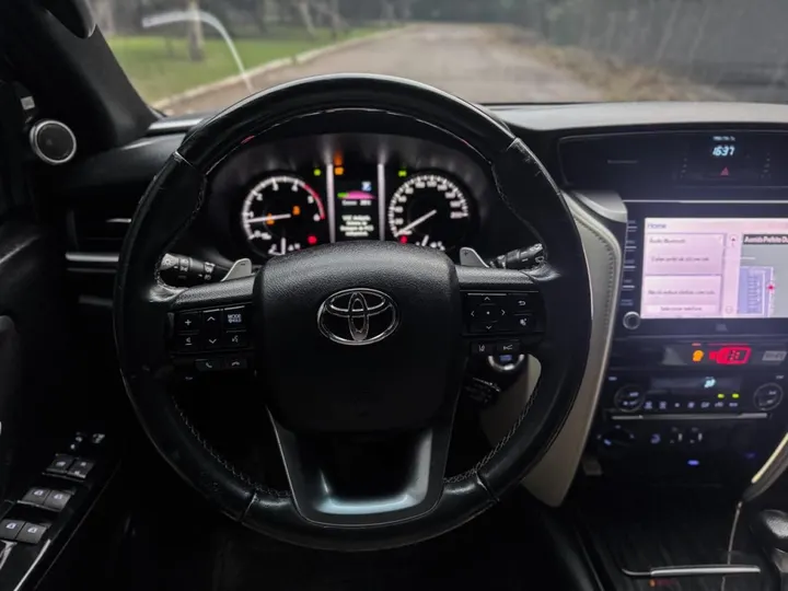 TOYOTA HILUX SW4 — foto 7
