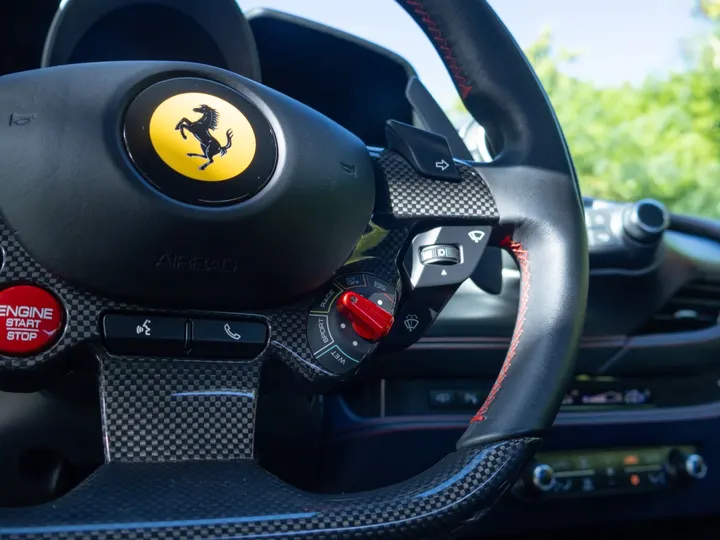 FERRARI F8 SPIDER — foto 9