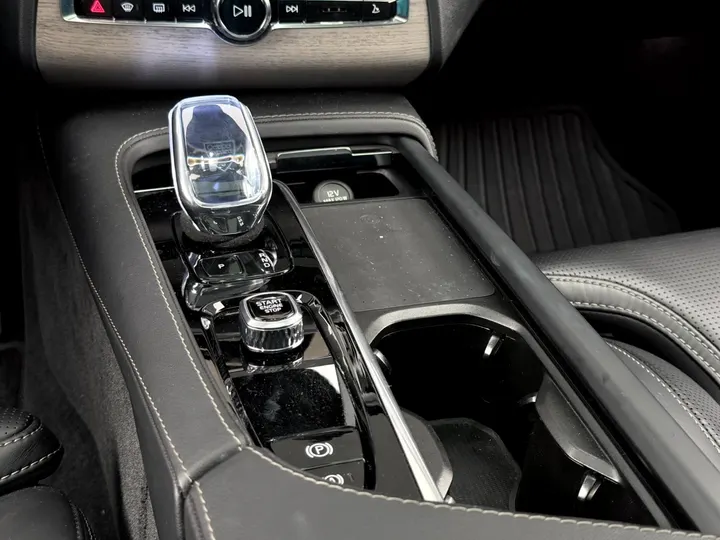 VOLVO XC90 — foto 11