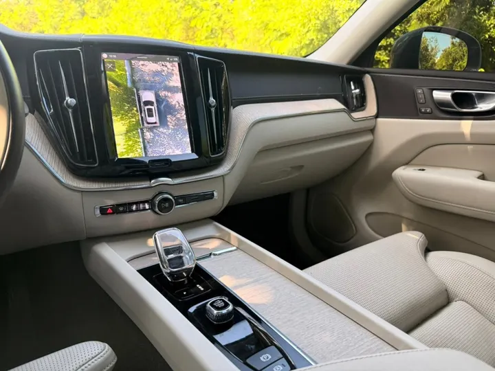 VOLVO XC60 — foto 9
