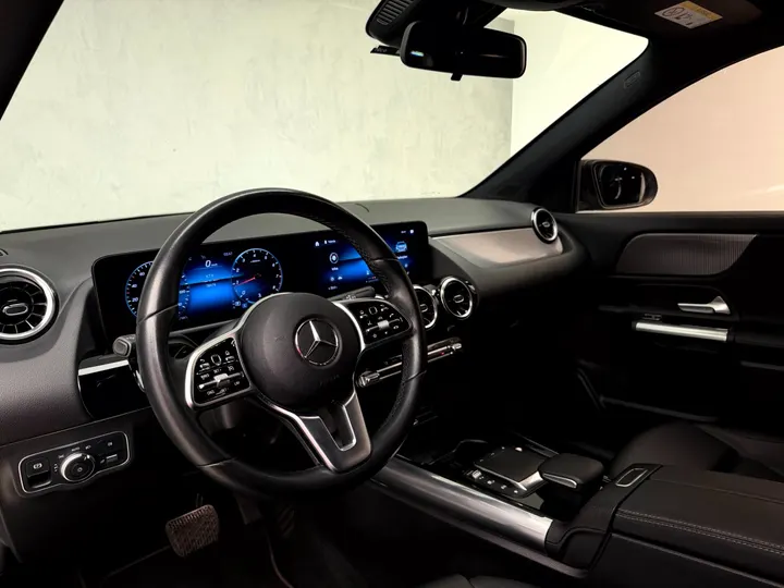 MERCEDES-BENZ GLA 200 — foto 8