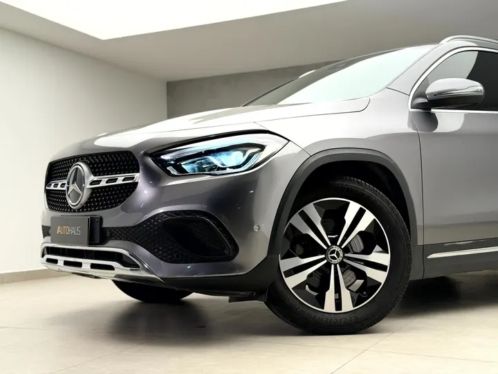 MERCEDES-BENZ GLA 200 — foto 3