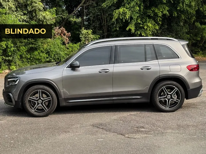MERCEDES-BENZ GLB 220 — foto 10