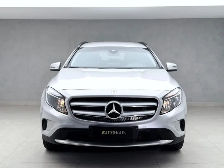 MERCEDES-BENZ GLA 200 — foto 3