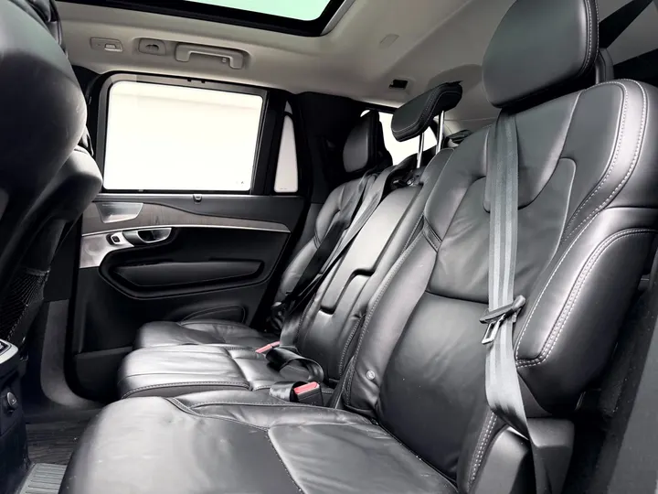 VOLVO XC90 — foto 16
