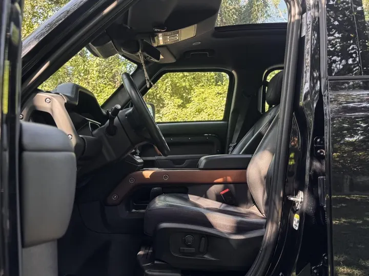 LAND ROVER DEFENDER — foto 5