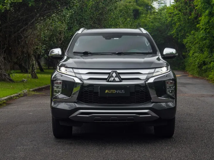 MITSUBISHI PAJERO SPORT — foto 2