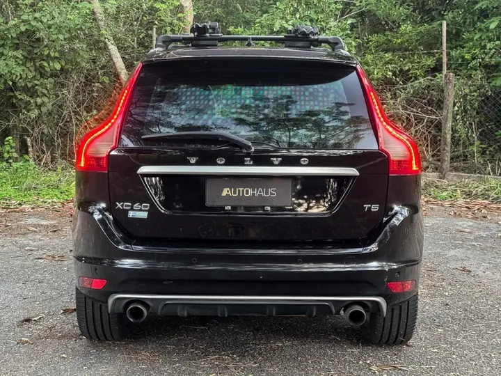 VOLVO XC60 — foto 14