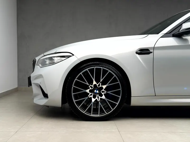 BMW M2 — foto 12